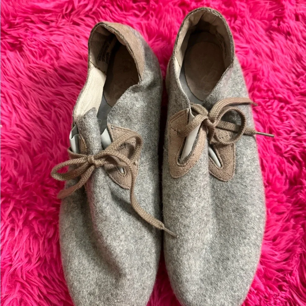 Gray and Brown Wool Shoes - Women’s‎ size 9